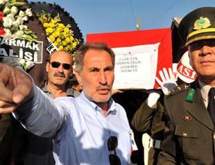 Minister halts military band to allow Islamic chant