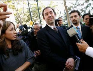 Apple scores huge win over Samsung in patent case