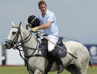 Britons back naked prince: poll