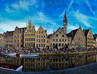Pierre Cardin offering glass skyscraper to Venice