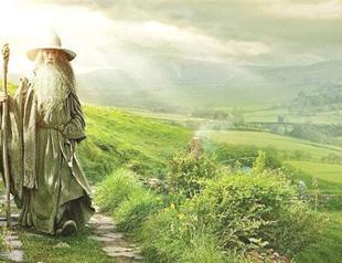 Hobbit fans go crazy for the first footage of the movie