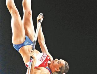 Isinbayeva takes flight again