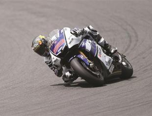 Lorenzo eases to win in Italian GP