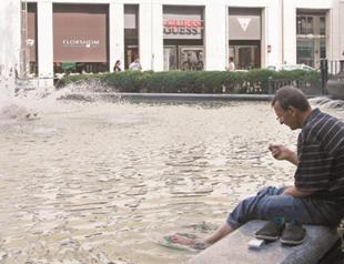 Italian economy switches into official trade surplus