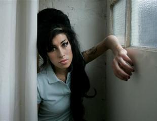 Amy Winehouses ex-boyfriend in court on rape charges