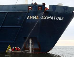 Greenpeace activists intercept Russian ship