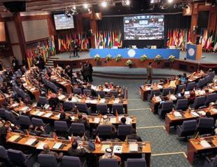 Iran primes summit amid high security