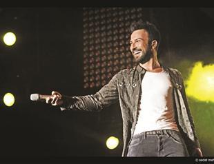 Tarkan meets his fans at Cemil Topuzlu