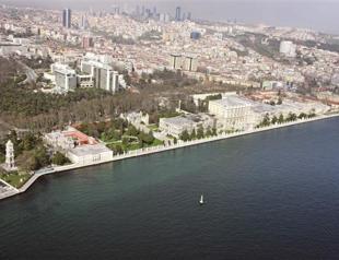 Palace’s collapse risk debated