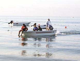 Boat capsizes in Istanbul two dead, four missing