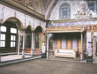 Harem exhibition continues at Topkapı