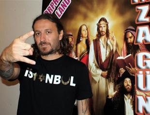 Israeli singer applies for Turkish citizenship