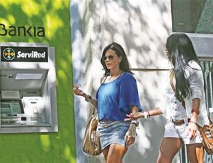 Bank regulator not easy: Berlin