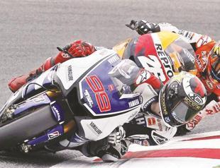 Jorge Lorenzo extends his deal with Yamaha