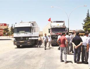 Thousands of truckers waiting at Syria gate