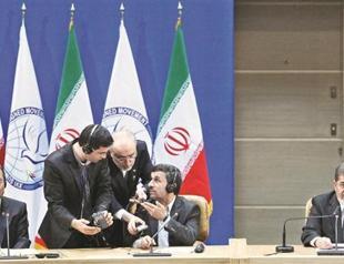 Egypt’s Morsi harsh on Syria at Tehran summit