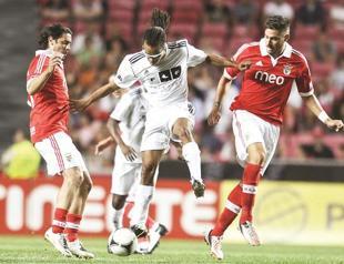 Man City signs trio on deadline day