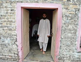 Pakistan imam held for evidence-tampering in blasphemy case