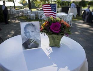 Neil Armstrong signature triples in value after his death