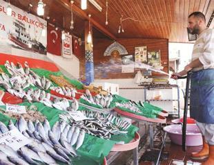 Boycott ends, fish prices drop