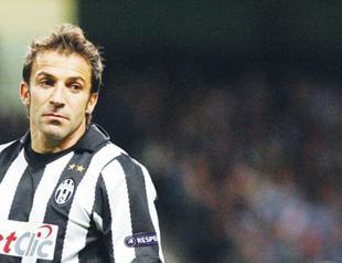 Alessandro announces move to Sydney FC