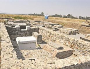 Turkish archaeologists reveal 6th century baptistery abroad