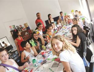 Biennial trains children for art