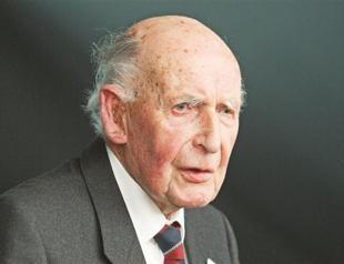 Pioneering astronomer Bernard Lovell dies
