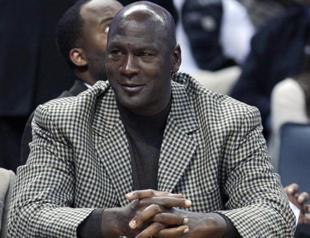 Obama to raise cash with NBA legend Jordan