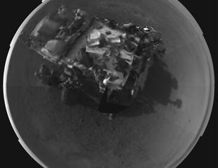 NASA Mars rover snaps self-photo
