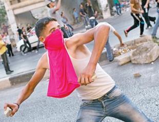 Palestinian protests turn violent