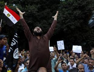 Police, protesters clash outside US embassy in Cairo