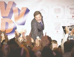 Pro-EU parties sweep Dutch poll