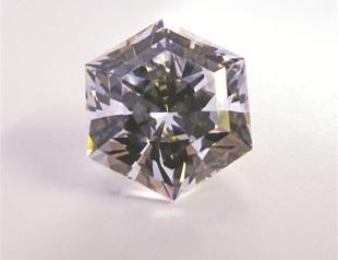 Jewelry designer seeks support from ministry