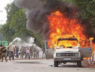 US Embassy burns files as film unrest continues