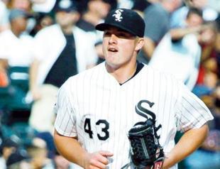 Chicago wins, go three games clear