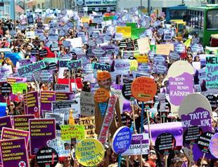 Turkish women protest plans to curb abortion