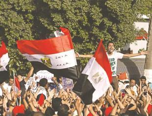 Egypt erupts with Mubarak verdict