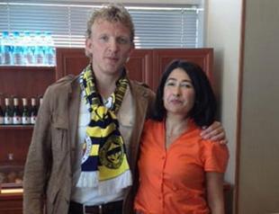 Fenerbahçes Kuyt arrives in Istanbul