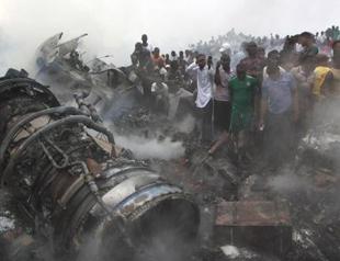 Nigerian airplane crashes, killing all 153 onboard