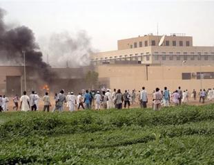 US orders non-essential staff to leave Tunisia, Sudan