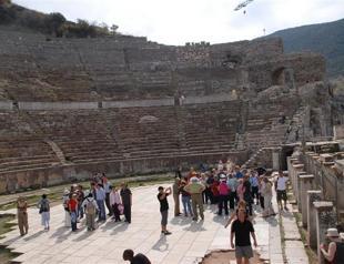Ancient theater readies for Berlin Philharmonic concert