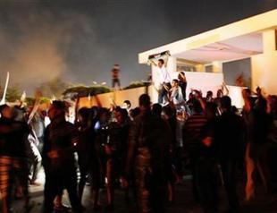 Libyan Islamist militia swept out of Benghazi bases