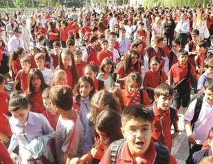 New school system starts amid criticism