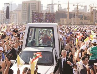 Pope wraps up Mideast visit, nets criticism