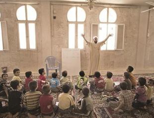 Top diplomats meet in Cairo to talk crisis