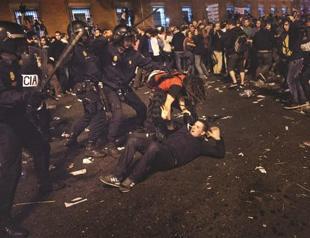 Pressure ups on Greece, Spain