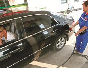 Swiss oil trader buys Iranian fuel, sells to China bypassing sanctions