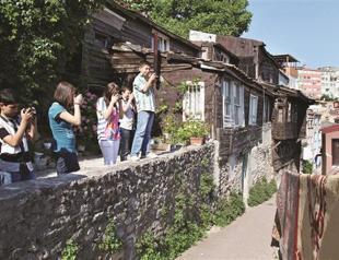 Life in Golden Horn reflects with photos