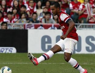 Walcott withdraws from England team with injury